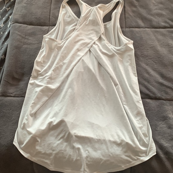 Brand new sculpt tank lululemon - Picture 2 of 3